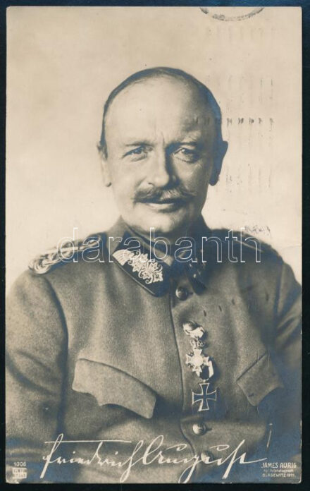 1915 III. Frigyes Ágost (Friedrich August III), Szászország utolsó királya, - IV. Károly magyar uralkodó nagybátyja - az I. világháború idején, katonai egyenruhában, kitüntetésekkel; fotólap (James Aurig, Blasewitz, Dresden), jó