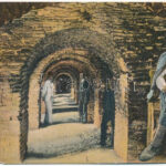 Ada Kaleh, sírcsarnok, katakombák, Török férfiak, Bego Mustafa. M.G. / Katakomben / catacombs, Tuskish men