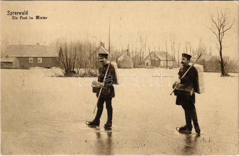 Spreewald, Die Post im Winter / the post in winter, postmen with ice skates, winter sport (EK)