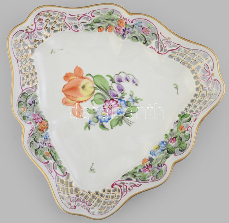 Herendi virágmintás áttört kínáló, jelzett, kopásokkal, d: 26 cm