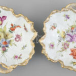 2 db Dresden kínálótálka, kézzel festett porcelán, jelzett, d: 15 cm