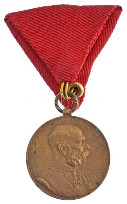 1898. 'Jubileumi Emlékérem a Fegyveres Erő Számára / Signum memoriae (AVSTR)' bronz kitüntetés eredeti mellszalagon T:XF ph. Hungary 1898. 'Commemorative Jubilee Medal for the Armed Forces' bronze decoration with original ribbon C:XF edge