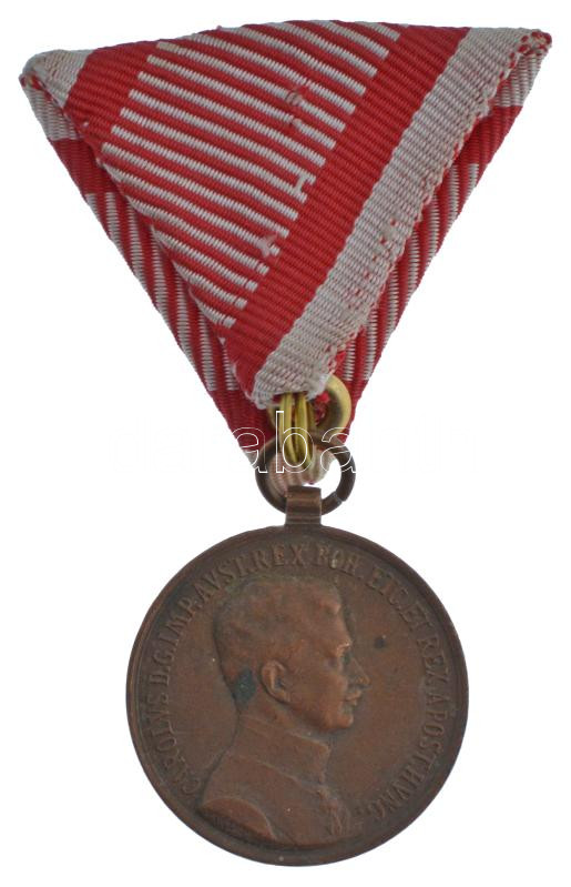 1917. 'Károly Bronz Vitézségi Érem' bronz kitüntetés eredeti mellszalagon. Szign.: Kautsch T:XF Hungary 1917. 'Bronze Gallantry Meda' bronze decoration on original ribbon. Sign.: Kautsch C:XF NMK 310