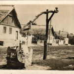 Kalocsa, Kalocsai gémeskút, magyar folklór. Kalocsai Földm. Ifj. Egyesület kiadása. Photo Bressey