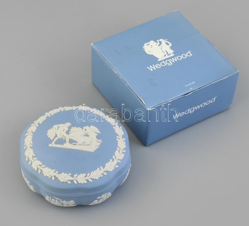 Wedgwood bonbonier, jelzett, kopásokkal, eredeti dobozában, d: 13 cm