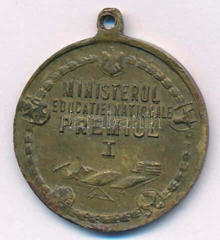 Románia ~1930-1940. 'Nemzetoktatási Minisztérium első díja' bronz kitüntetés mellszalag nélkül T:VF Romania ~1930-1940. 'Ministry of National Education First Prize' bronze medal without ribbon C:VF