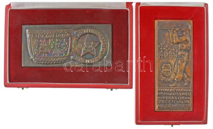 1976. 'Magyar Néphadsereg Folklór Fesztiválja - Mezőkövesd 1976' egyoldalas, öntött bronz plakett, eredeti dísztokban (63x133mm) + 1980. 'Magyar Néphadsereg Folklór Fesztiválja - Mezőkövesd 1980' egyoldalas, öntött bronz plakett,