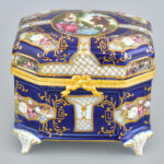 Kämmer porcelán doboz, matricás, kopásokkal, jelzett, 16x13x13 cm