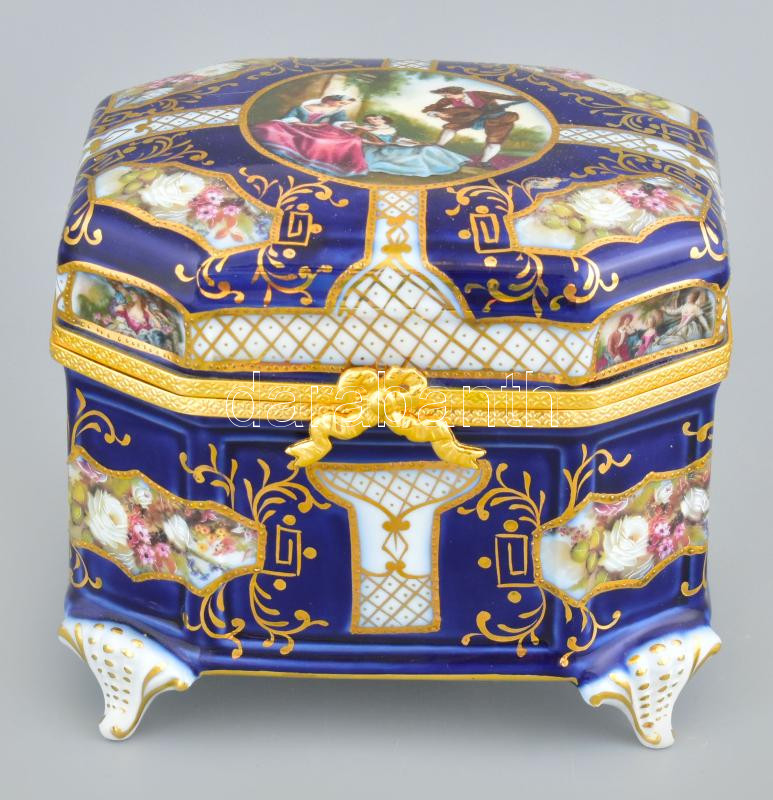 Kämmer porcelán doboz, matricás, kopásokkal, jelzett, 16x13x13 cm