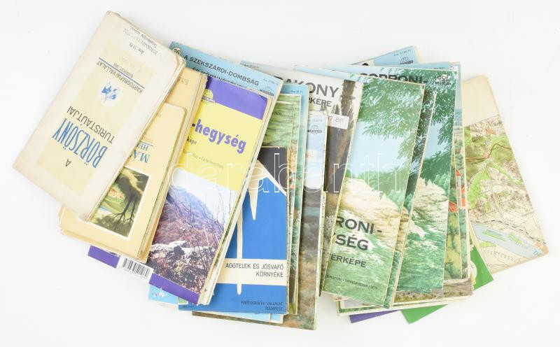 cca 1970-1990 Vegyes magyar turistatérképek, kb. 40 db