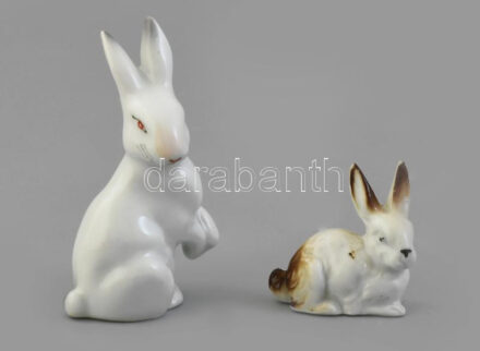 2 db porcelán nyuszi, kézzel festett, jelzés nélkül, kis kopásnyomokkal, m: 4 és 7,5 cm