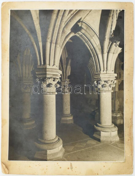 cca 1928 Pannonhalma, altemplom, kartonra kasírozott, nagyméretű fotó, a hátoldalon feliratozva, sérült, foltos karton, 29x22 cm