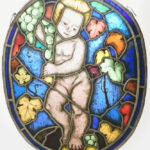 Johan Hugó (1891-1956): Puttó. Színes ólomüveg, jelzés nélkül. Sérült, repedésekkel. 49x41 cm. Proveniencia: Johan Hugó hagyatéka.