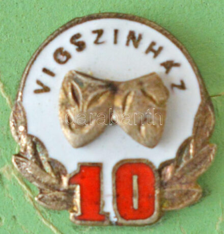 1961. 'Vígszínház - 10' zománcozott, ezüstözött törzsgárda jelvény, mellékelt újságcikk fénymásolattal (18x17mm) T:AU