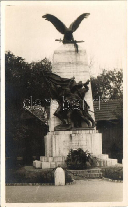 Cegléd, Első világháborús hősök szobra, emlékmű / Hungarian military monument. photo