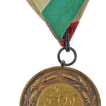 1943. 'Leventeverseny' kétoldalas bronz díjérem eredeti mellszalagon, '1943. - II.', illetve egy labda gravírozással T:XF