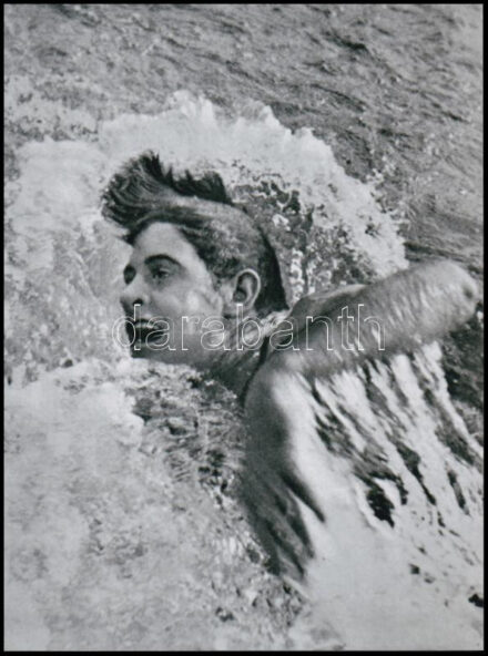 cca 1928 Escher Károly (1890-1966) fotóriporter és fotóművész (Versenyen) című felvétele nyomán készült modern nagyítás, a néhai Lapkiadó Vállalat fotólaborjának archívumából, 23,8x17,8 cm