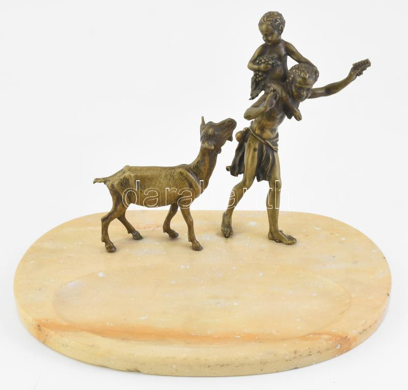 Névjegytartó. Szőlőt evő gyermek kecskével. Márvány, Bronz. 23x22 cm