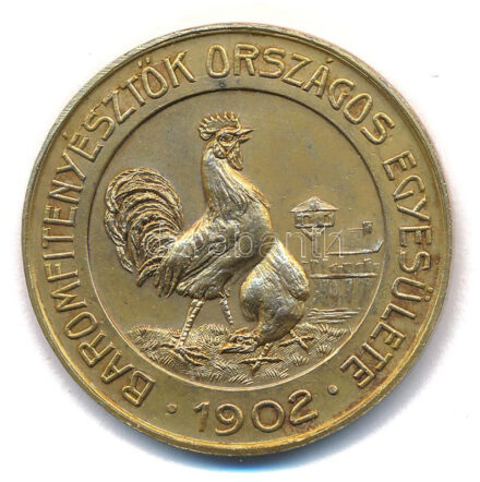 1940. 'Baromfitenyésztők Országos Egyesülete 1902 / Az érdem jeléül' aranyozott bronz emlékérem, hátoldalon gravírozva '1937 nov. 26-dec. 1.' gravírozással, 'HAWEL' (40mm) T:AU