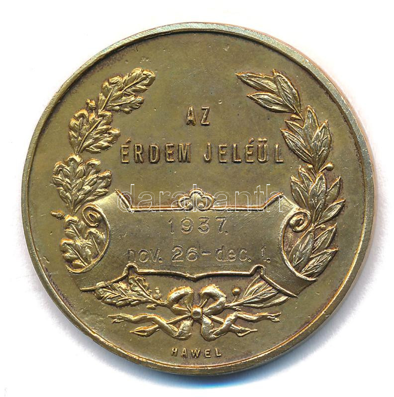 1940. 'Baromfitenyésztők Országos Egyesülete 1902 / Az érdem jeléül' aranyozott bronz emlékérem, hátoldalon gravírozva '1937 nov. 26-dec. 1.' gravírozással, 'HAWEL' (40mm) T:AU - Image 2
