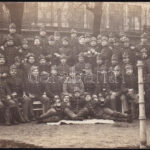 cca 1914-1918 Bécs, katonák csoportképe, I. világháborús fotólap, L. Weiss Fotograf Wien, 14x9 cm