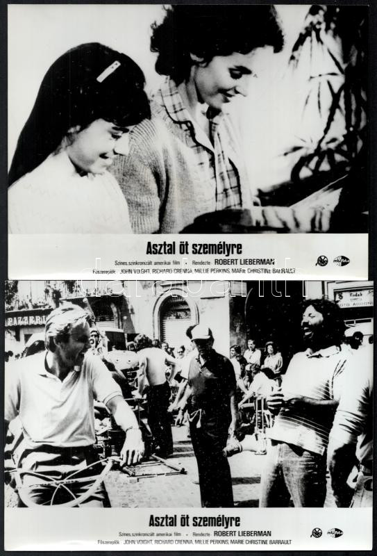 cca 1983 ,,Asztal öt személyre' című amerikai film jelenetei és szereplői, 5 db vintage produkciós filmfotó, ezüst zselatinos fotópapíron, a használatból eredő (esetleges) kisebb hibákkal, 18x24 cm - Image 2