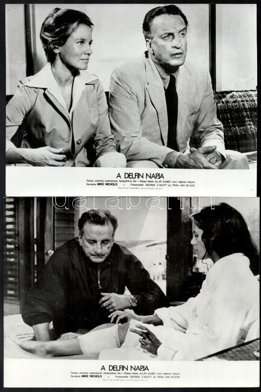 cca 1973 ,,A delfin napja' című amerikai tudományos - fantasztikus film jelenetei és szereplői, 6 db vintage produkciós filmfotó, ezüst zselatinos fotópapíron, a használatból eredő jelentősebb hibákkal, 18x24 cm - Image 3