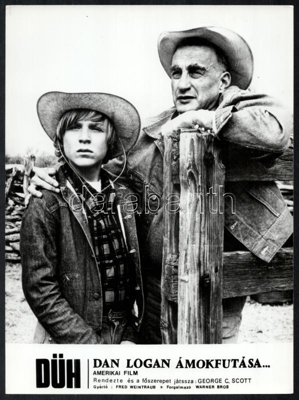 cca 1972 ,,Düh - Dan Logan ámokfutása' című amerikai film jelenetei és szereplői, 5 db vintage produkciós filmfotó, ezüst zselatinos fotópapíron, a használatból eredő (esetleges) kisebb hibákkal, 18x24 cm - Image 3