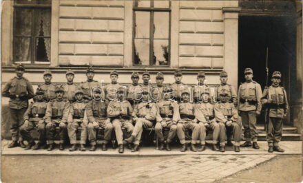 1915 Osztrák-magyar katonák csoportja / WWI Austro-Hungarian K.u.K. military, group of soldiers. photo + 'Zur Beförderung geeignet. III/73. Feldbaonskmdo.' (Rb)
