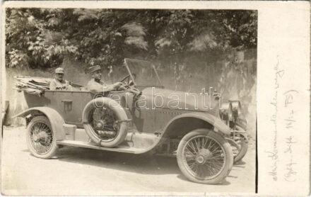 1918 Osztrák-magyar katonák automobilban, gépkocsizó alakulat / WWI Austro-Hungarian K.u.K. military, motorized unit with automobile. photo + 'K.u.K. Autokolonne 264' (kis szakadás / small tear)