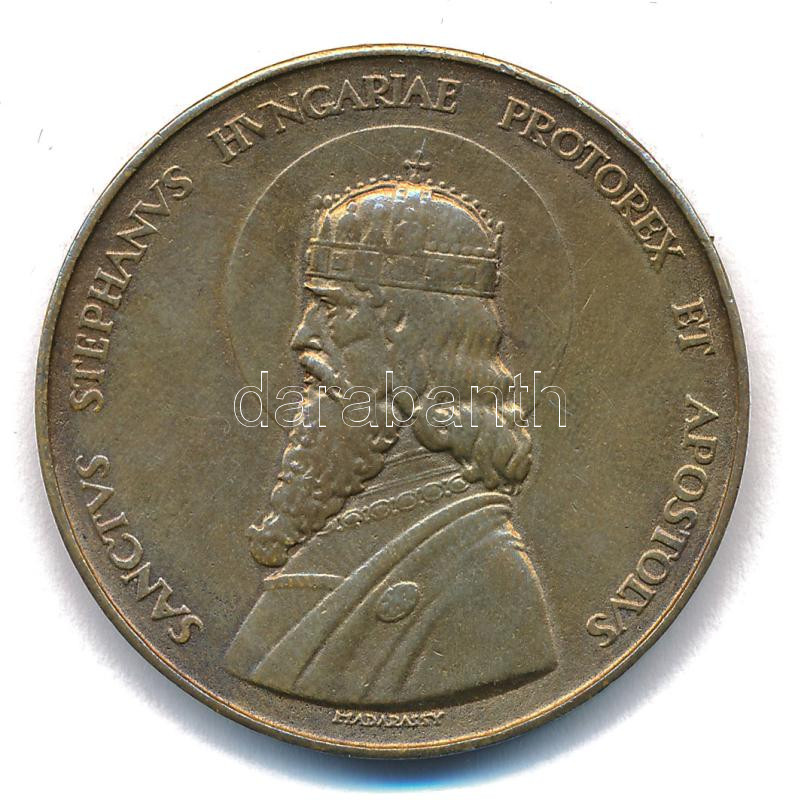 Madarassy Walter (1909-1994) 1938. 'Budapest - Szent István / Szent Jobb' kétoldalas bronz emlékérem (40mm) T:XF