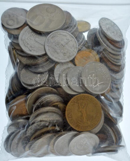 Kis zacskónyi (~478g) vegyes magyar és külföldi érmetétel, közte Lengyelország, Olaszország, Spanyolország stb. T:vegyes