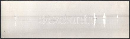 cca 1960 Vincze János (1922-1999) kecskeméti fotóművész hagyatékából, feliratozott vintage fotóművészeti alkotás (Vitorlások), ezüst zselatinos fotópapíron, hátoldalán több külföldi kiállítás emlékpecsétje, sarkán kis