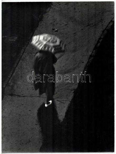 cca 1980 Vincze János (1922-1999) kecskeméti fotóművész hagyatékából, pecséttel jelzett, feliratozott vintage fotóművészeti alkotás (Elmozdulások), ezüst zselatinos fotópapíron, 39,5x29,5 cm