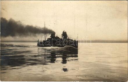 SMS Kaiman (később SM Tb 50 T) osztrák-magyar haditengerészet Kaiman-osztályú torpedónaszádja / K.u.K. Kriegsmarine SM Torpedoboot Kaimann / WWI Austro-Hungarian Navy SMS Kaiman (later SM Tb 50T) Kaiman-class torpedo boat. Fot. Alois Beer.