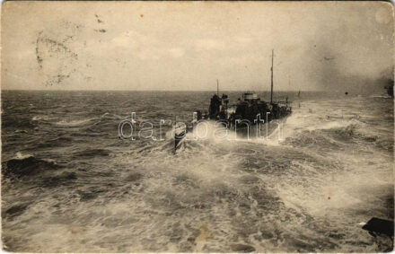 1909 SM Torpedoboot Seehund. K.u.K. Kriegsmarine / SMS Seehund Osztrák-Magyar Haditengerészet Kaiman-osztályú torpedónaszádja (később SM Tb 55 T) / Austro-Hungarian Navy SMS Seehund, a Kaiman-class torpedo boat (later SM Tb 55 T). Phot. A.