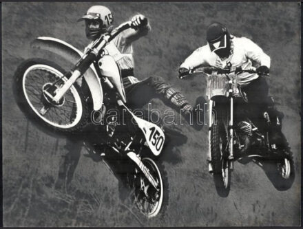 cca 1972 Gebhardt György (1910-1993) budapesti fotóművész hagyatékából, a szerző által feliratozott vintage fotóművészeti alkotás (Motocross), ezüst zselatinos fotópapíron, 29,6x39 cm