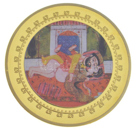 DN 'Kámaszutra - Selyemhernyó gubófonáskor' aranyozott Cu multicolor érem, német nyelvű leírással, magyar tanúsítvánnyal T:UNC ND 'Kamasutra - Seidenraupe beim Kokonspinnen' gold plated multicolor Cu coin with German language