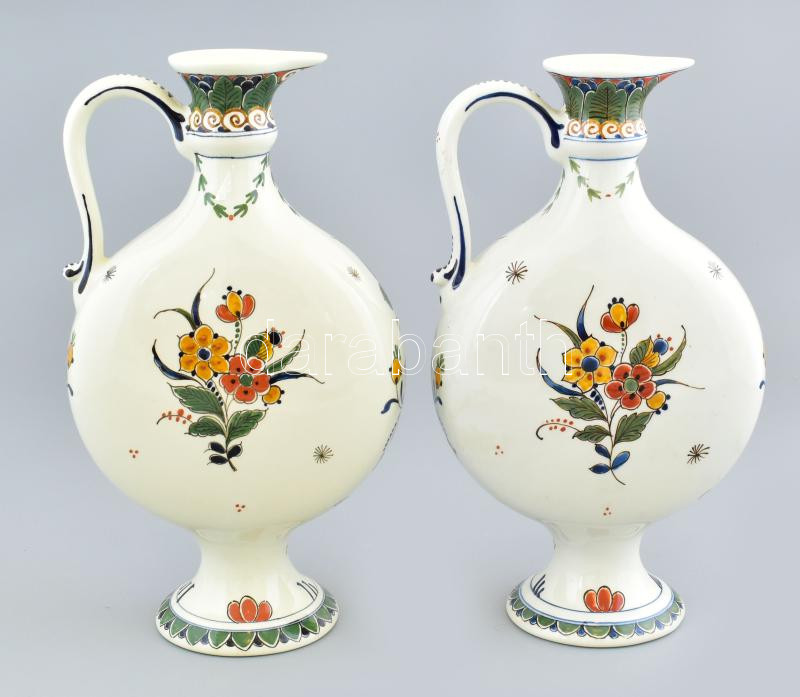2 db Delft kancsó, kézzel festett, jelzett, apró kopásokkal, m: 29 cm - Image 2
