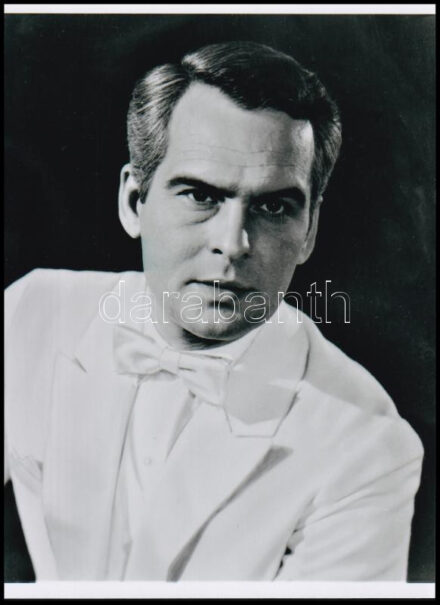 cca 1965 és cca 1974 Latinovits Zoltán (1931-1976) színművészről készült portré felvételek, 2 db modern nagyítás, 21x15 cm