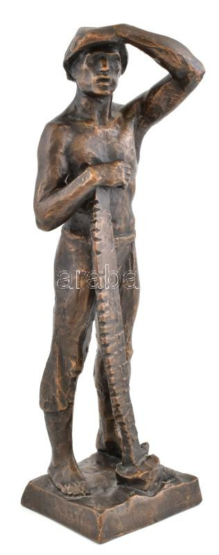 ifj Fekete Géza Dezső (1939-2021): pihenő favágó. Bronzozott műgyanta. Jelzett m: 36 cm
