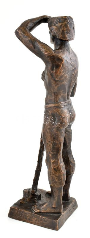 ifj Fekete Géza Dezső (1939-2021): pihenő favágó. Bronzozott műgyanta. Jelzett m: 36 cm - Image 3