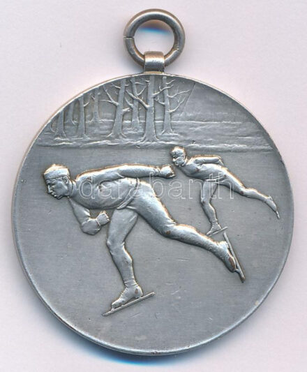 ~1930. 'Korcsolya' kétoldalas, ezüstözött bronz díjérem füllel (36mm) T:AU patina