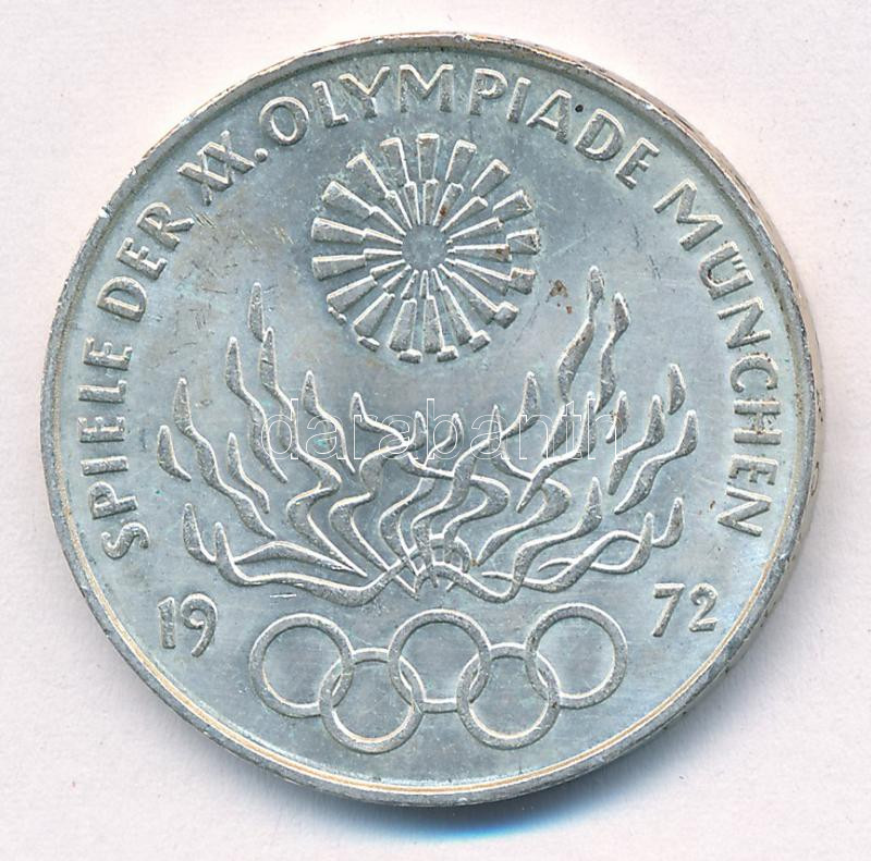 NSZK 1972D 10M Ag 'MünchenI Olimpia / Olimpiai Láng' T:AU,XF kis ph. FRG 1972D 10 Mark Ag 'Olympic Games Munich / Olympic Flame' C:AU,XF small edge error Krause KM#135
