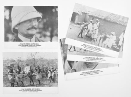 cca 1976 ,,Fekete-fehér színesben' című francia - nyugatnémet - svájci filmszatíra jelenetei és szereplői, 10 db produkciós filmfotó nyomdatechnikával sokszorosítva, egyoldalas nyomás kartonlapokra, a használatból eredő (esetleges)