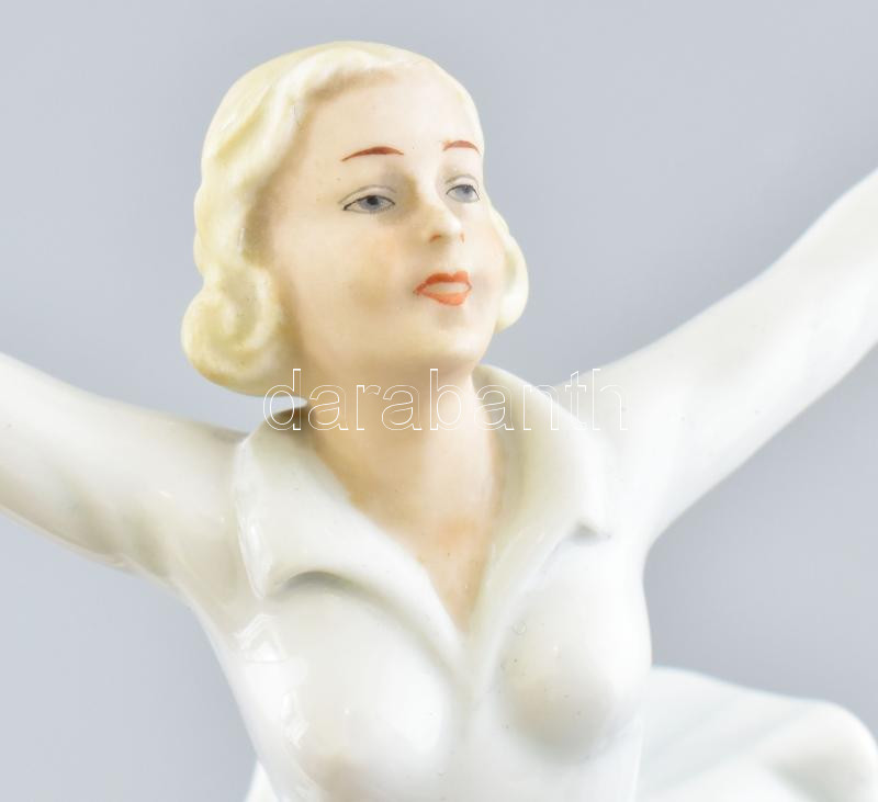 Schaubach Kunst korcsolyázó lány. Kézzel festett, jelzett, kis mázhibával m: 23 cm - Image 3
