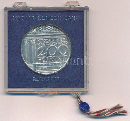 1977. 200Ft Ag 'Nemzeti Múzeum' eredeti, plombált 'MNB' műanyag tokban T:BU patina Adamo EM55