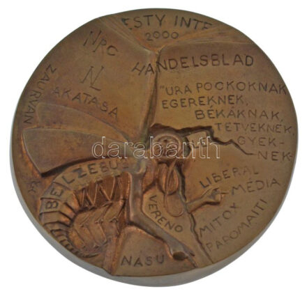 ~2000. '[Amn]ESTY INTE[rnational] - Ura pockoknak egereknek, békáknak, tetveknek, legyeknek' bronz emlékplakett eredeti dísztokban (120mm) T:AU