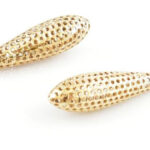 Arany (Au) 14K áttört, csepp alakú fülbevalópár, jelzett, 5×0,9 cm, nettó: 3,3 g