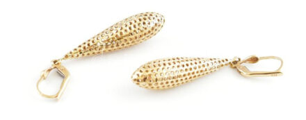 Arany (Au) 14K áttört, csepp alakú fülbevalópár, jelzett, 5×0,9 cm, nettó: 3,3 g